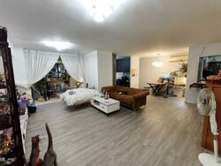 Blk 960 Hougang Avenue 9 (Hougang), HDB Executive #560813231